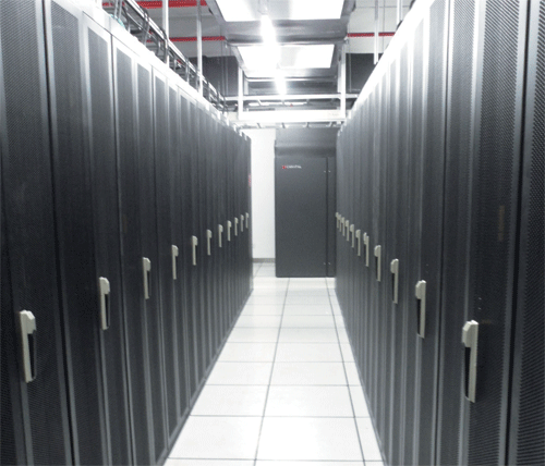 智能化革新:如何通过机箱机柜提升你的机房管理效率